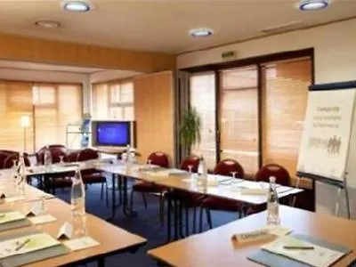 מלון Campanile Le Mans -